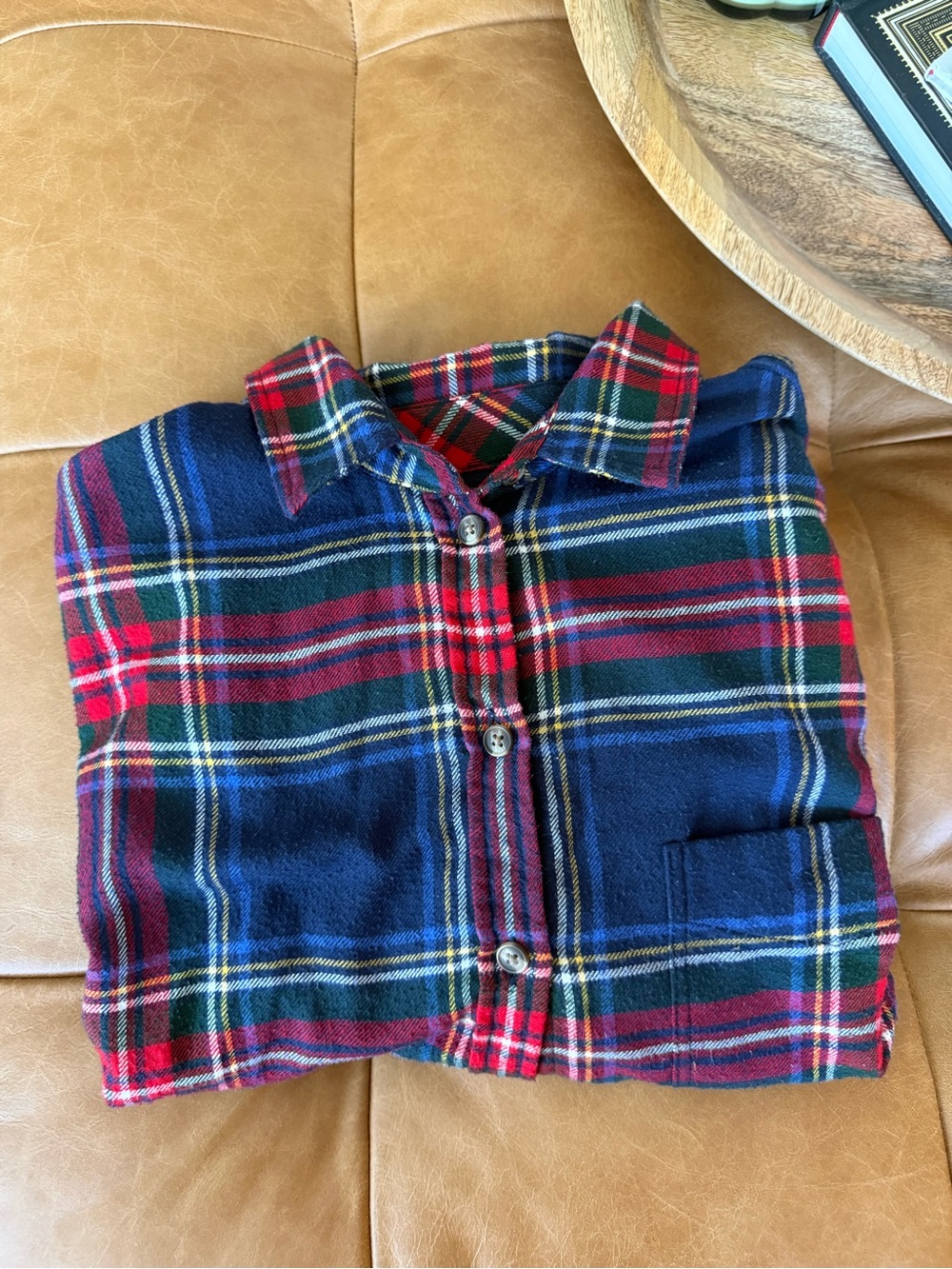 Women’s American Eagle Red & Navy Plaid Button-Up Shirt